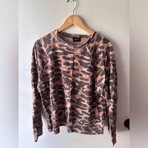 Monrow Leopard Crew